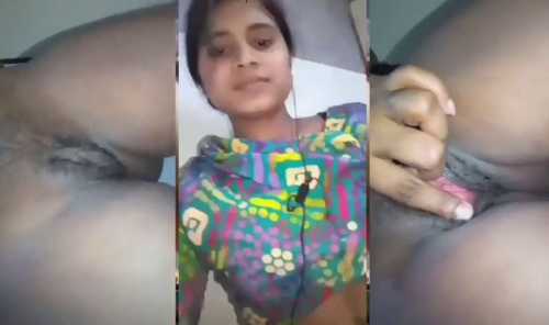 Hot Desi Girl Showing her small pussy